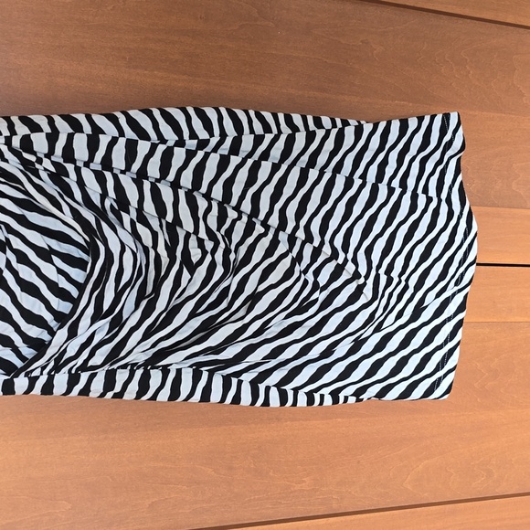 41 Hawthorne Dress - Picture 5 of 6